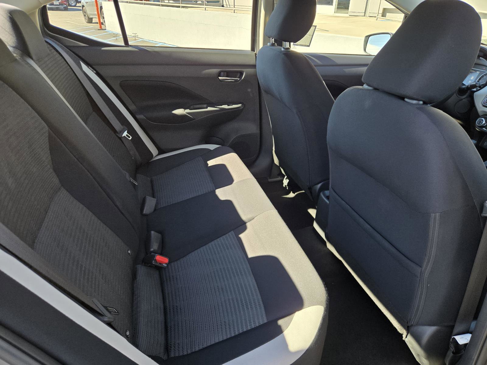Used 2022 Nissan Versa SV FWD image 28
