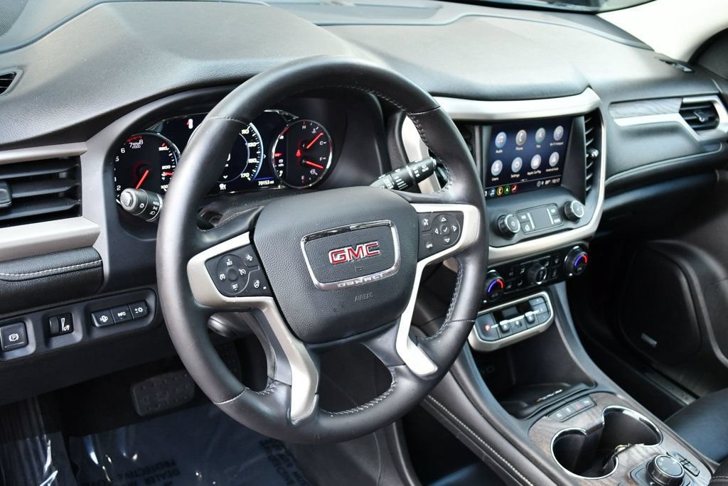 Used 2021 GMC Acadia Denali w/ Denali Technology Package FWD image 12