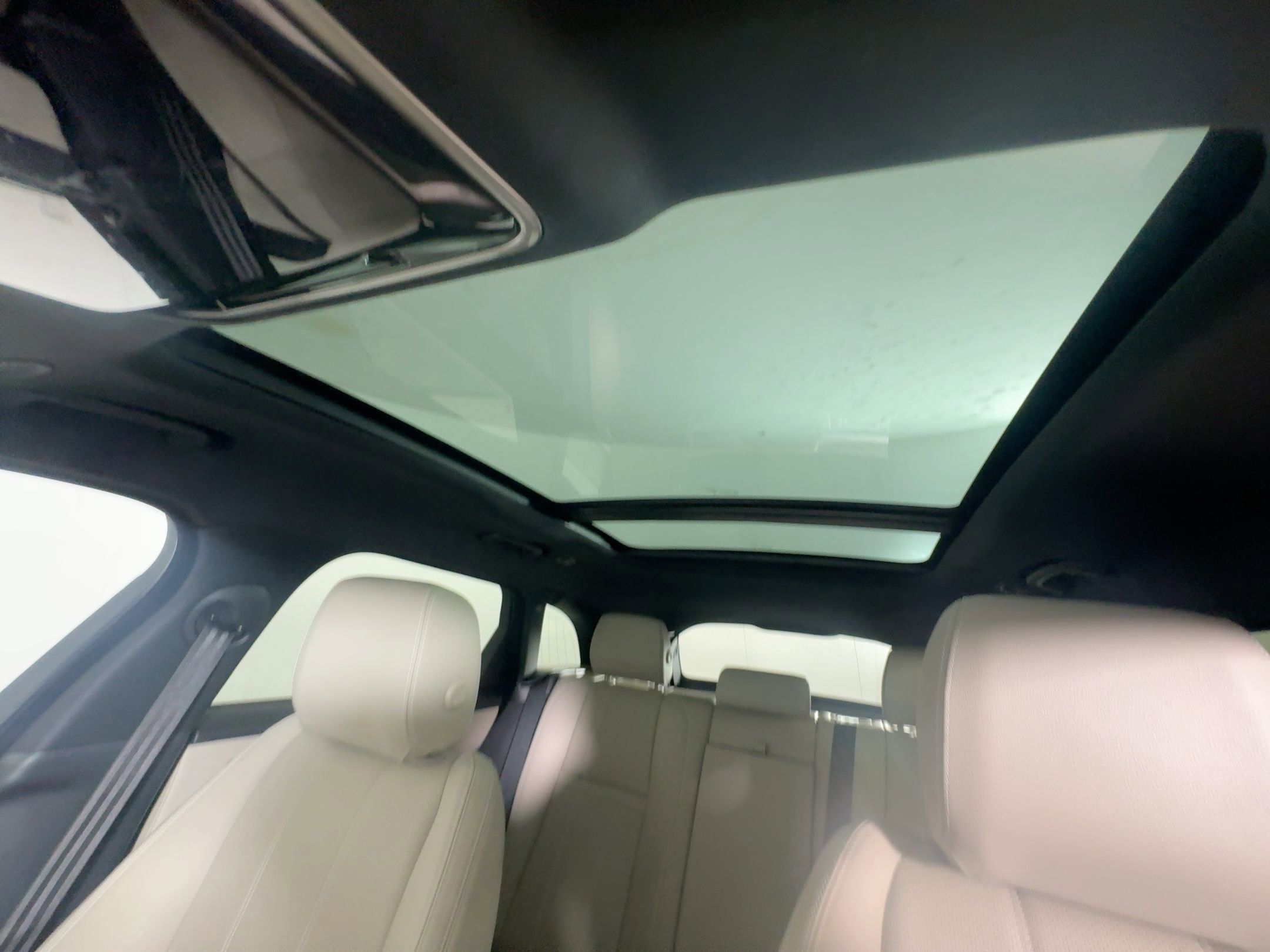 Used 2023 Land Rover Range Rover Velar R-Dynamic S image 49