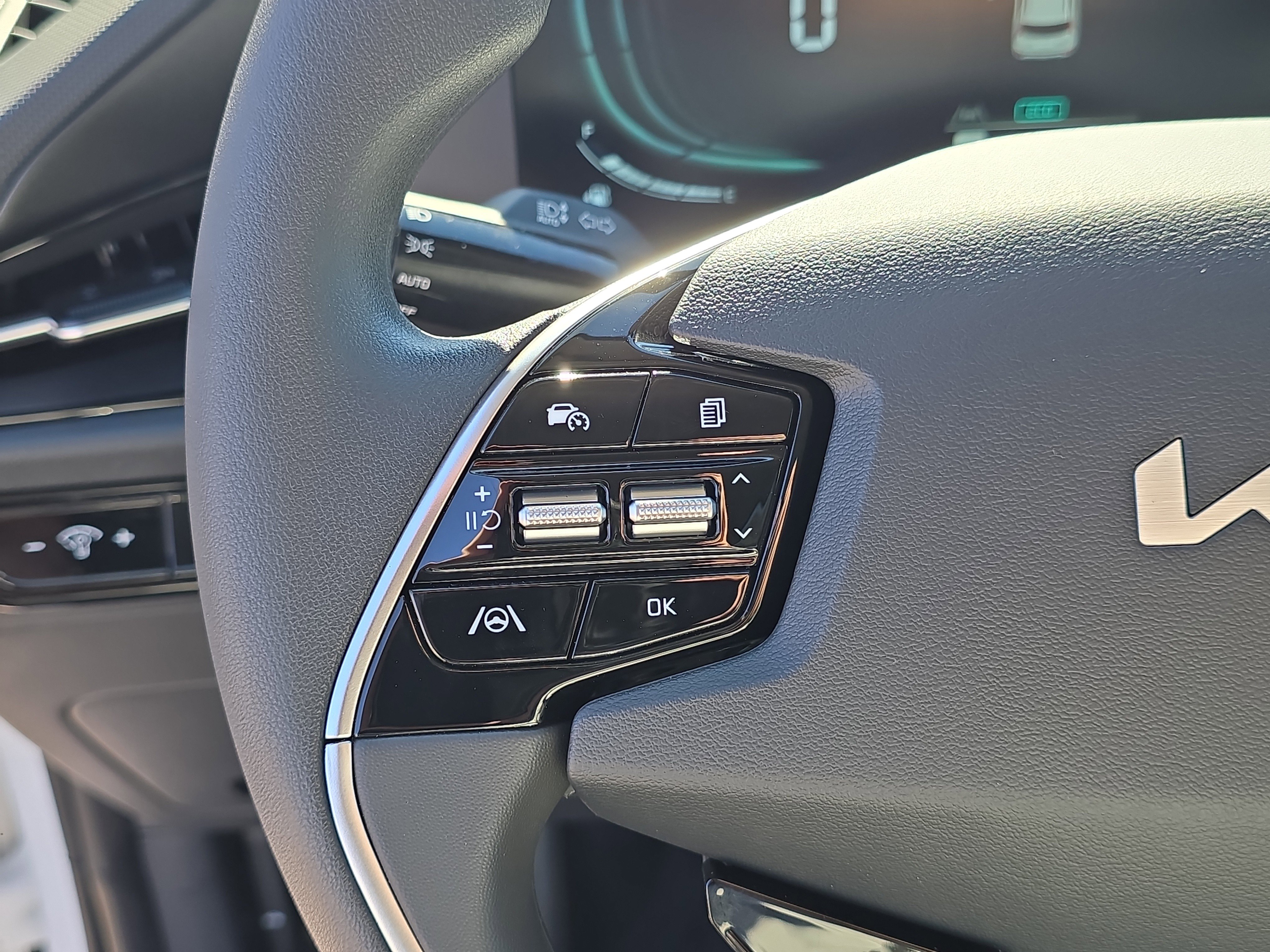 New 2026 Kia Niro LX FWD image 28
