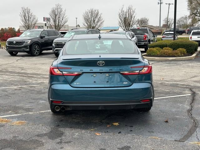 Used 2025 Toyota Camry SE image 6