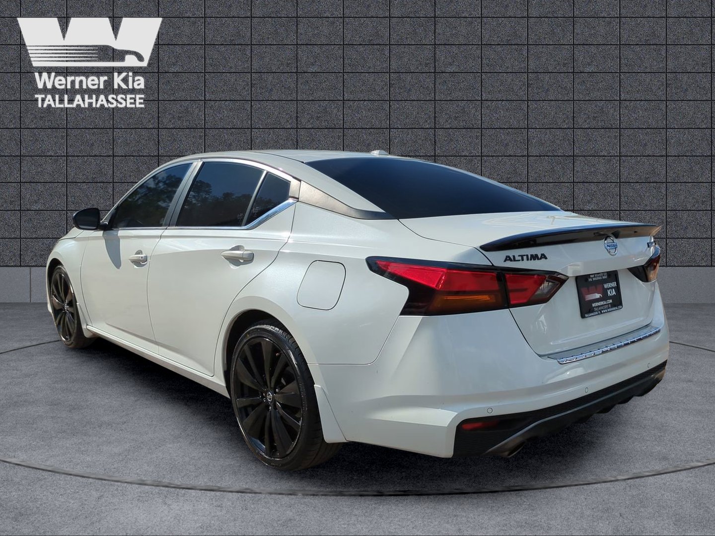 Used 2022 Nissan Altima 2.5 SR w/ Midnight Edition Package image 7