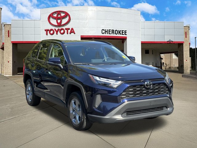 Used 2025 Toyota RAV4 XLE AWD/4WD image 3