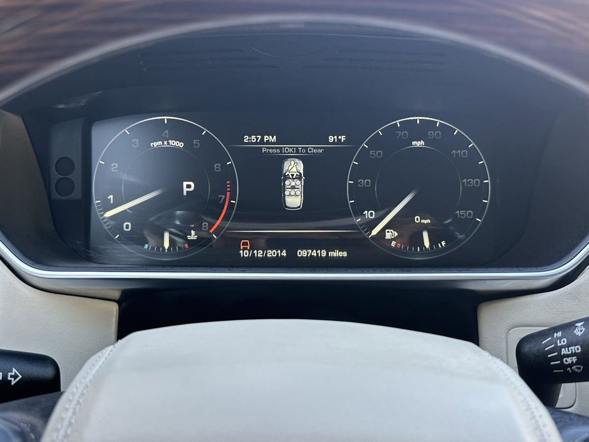 Used 2014 Land Rover Range Rover HSE image 38