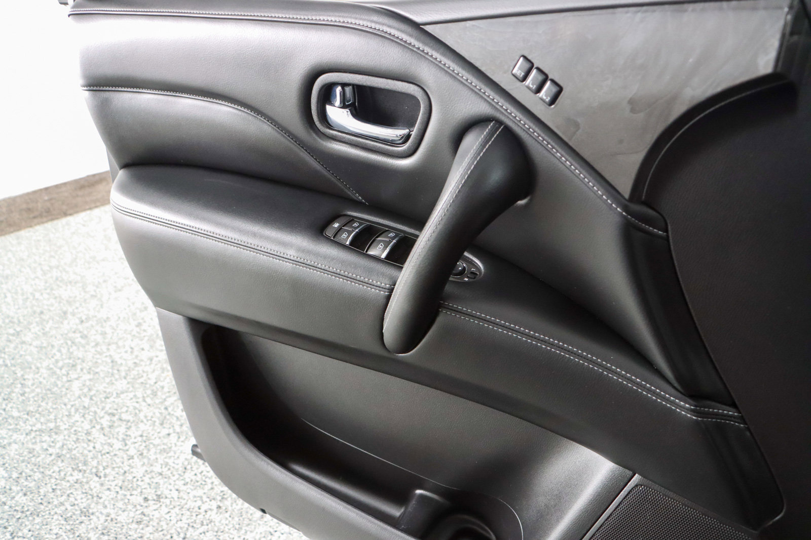 Used 2023 INFINITI QX80 Luxe w/ Cargo Package image 24