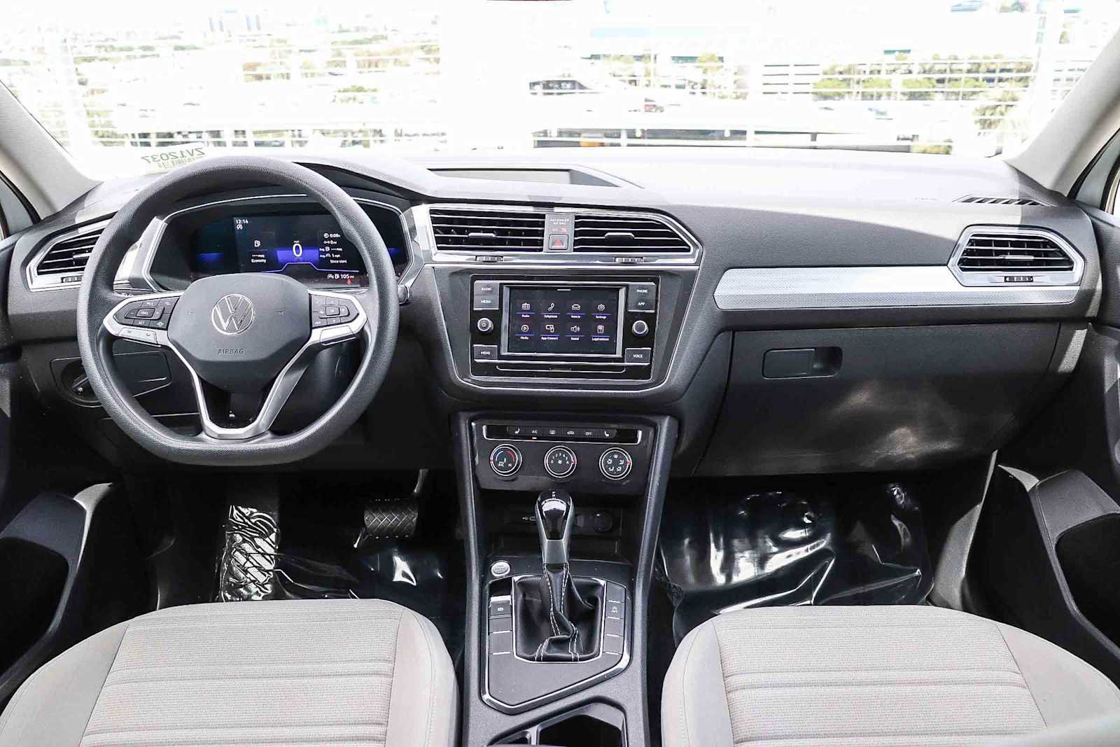 Used 2023 Volkswagen Tiguan S FWD image 12