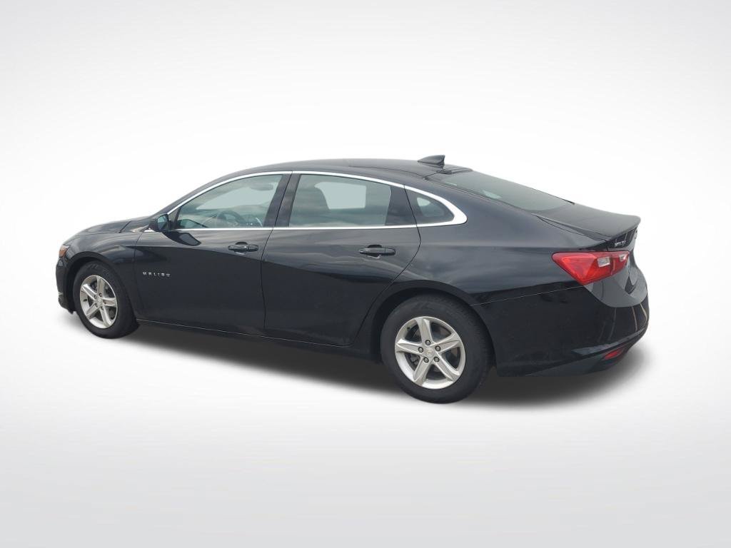 Used 2022 Chevrolet Malibu LS FWD image 2