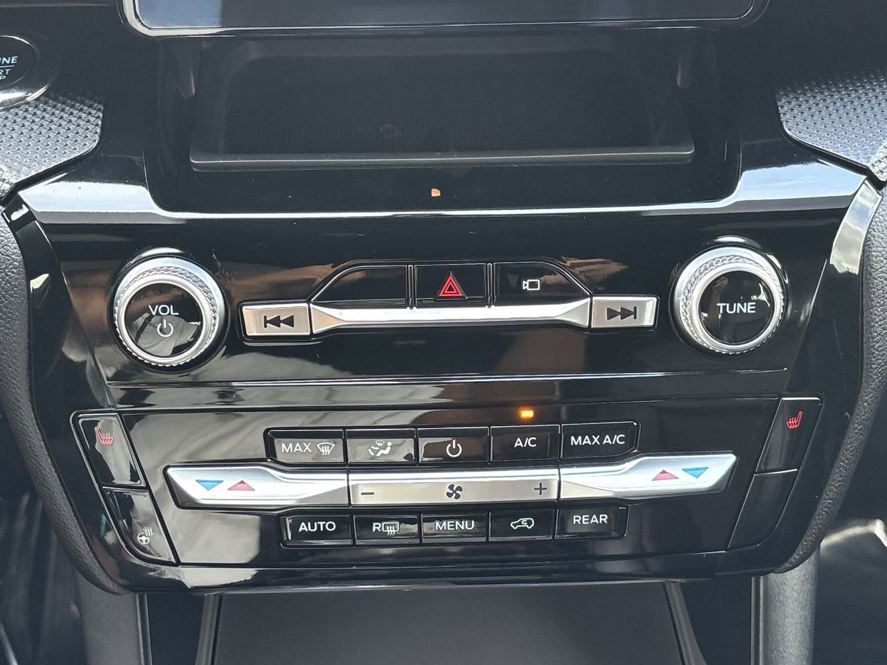 Certified 2023 Ford Explorer ST-Line w/ Class IV Trailer Tow Package image 26