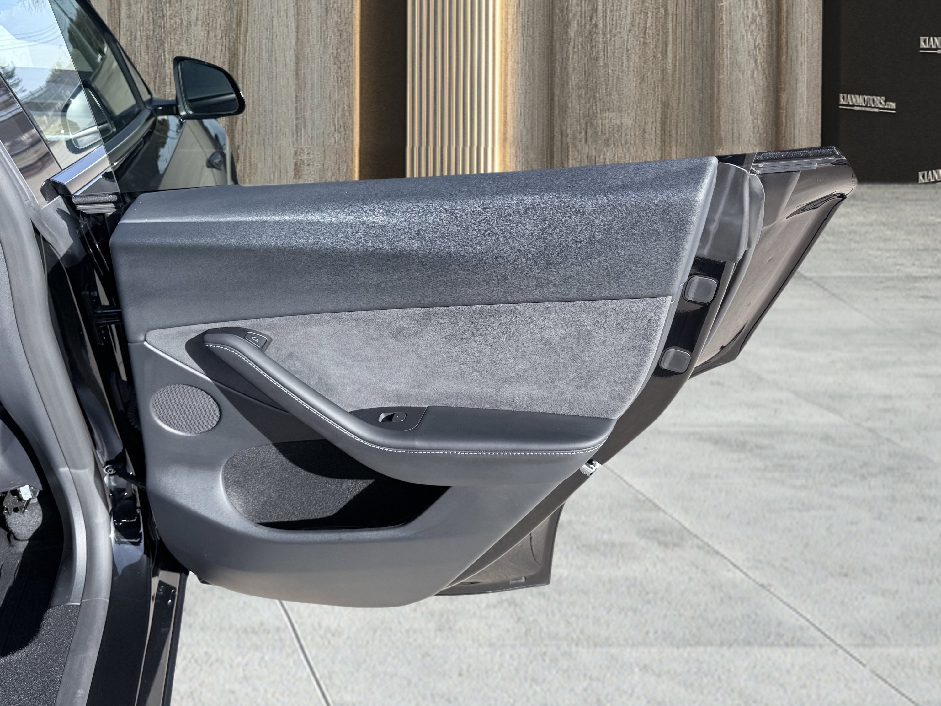 Used 2025 Tesla Model Y Long Range image 35