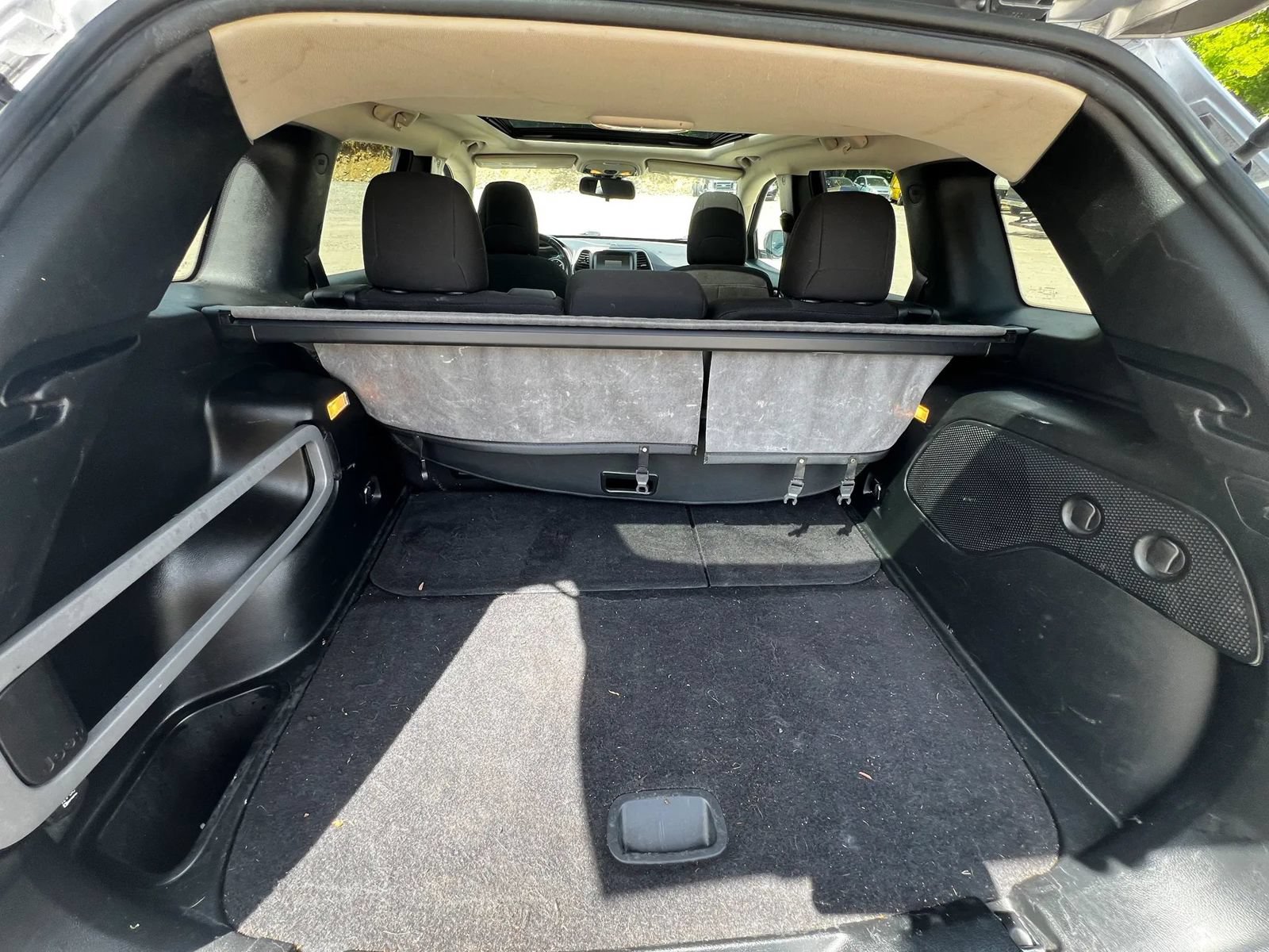 Used 2016 Jeep Cherokee 75th Anniversary AWD/4WD image 23