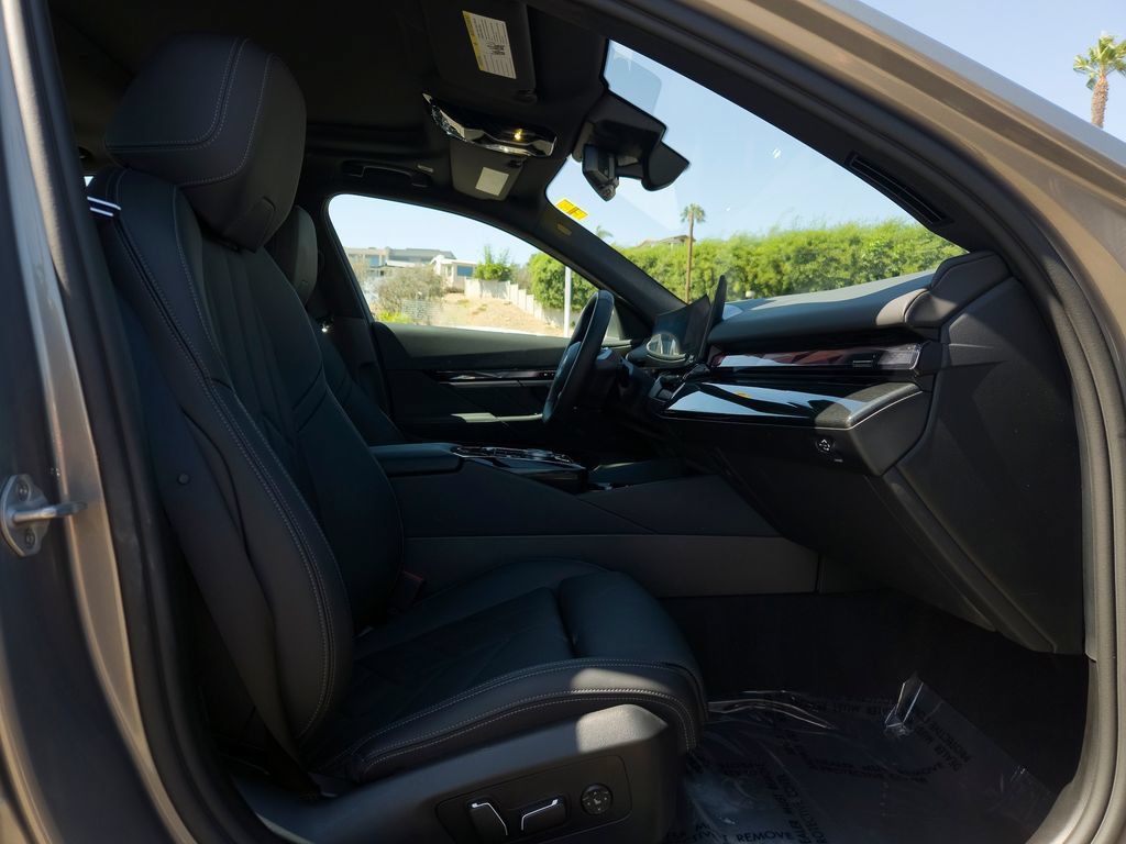 Used 2026 BMW i5 eDrive40 w/ Premium Package RWD image 21