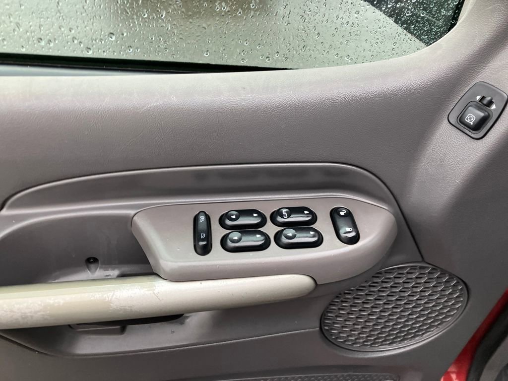 Used 2002 Ford Explorer Sport Trac Base image 17