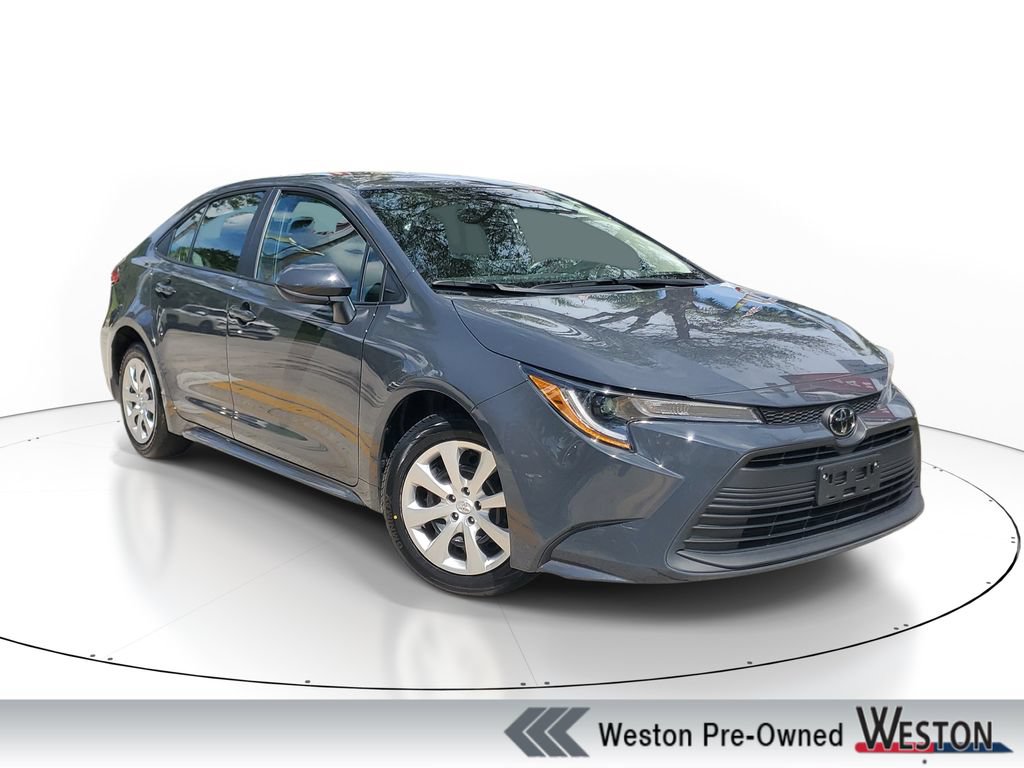 Used 2025 Toyota Corolla LE FWD image 1