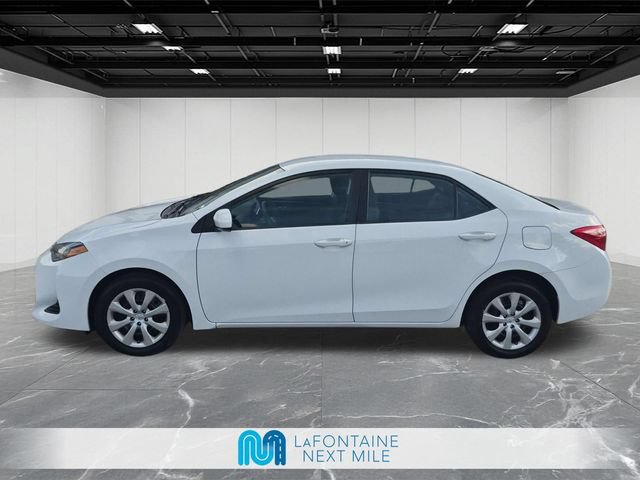 Used 2019 Toyota Corolla LE FWD image 2