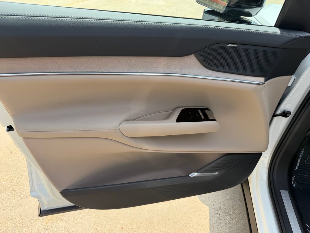Certified 2025 Volvo EX90 Plus AWD/4WD image 9