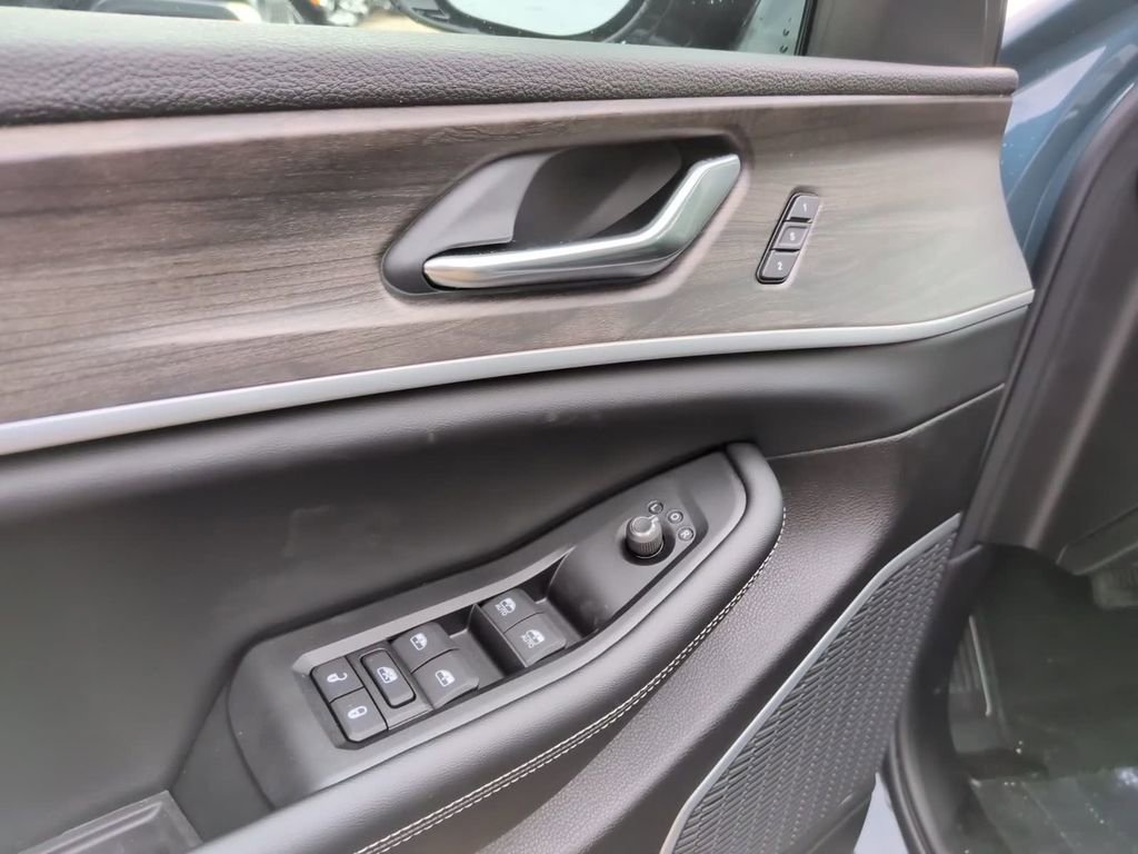 New 2026 Jeep Grand Cherokee L Limited AWD/4WD image 21