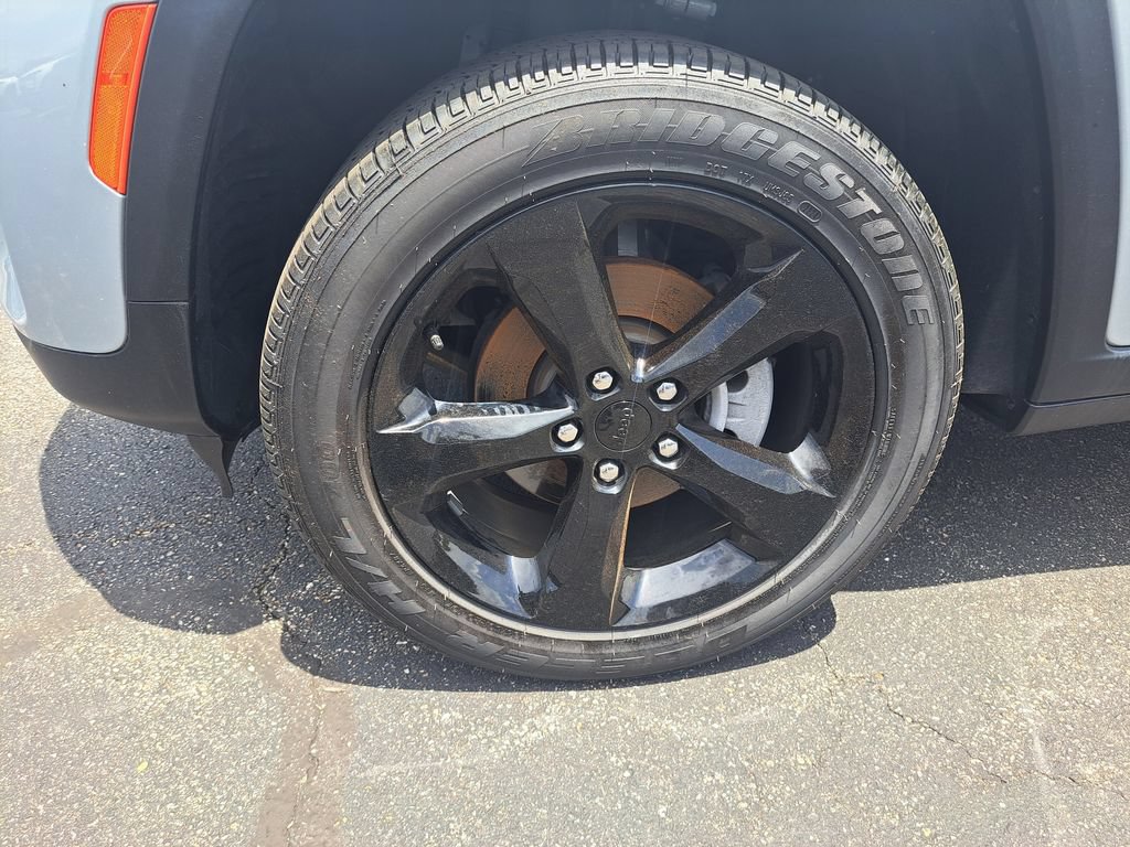 Certified 2024 Jeep Grand Cherokee Altitude AWD/4WD image 30