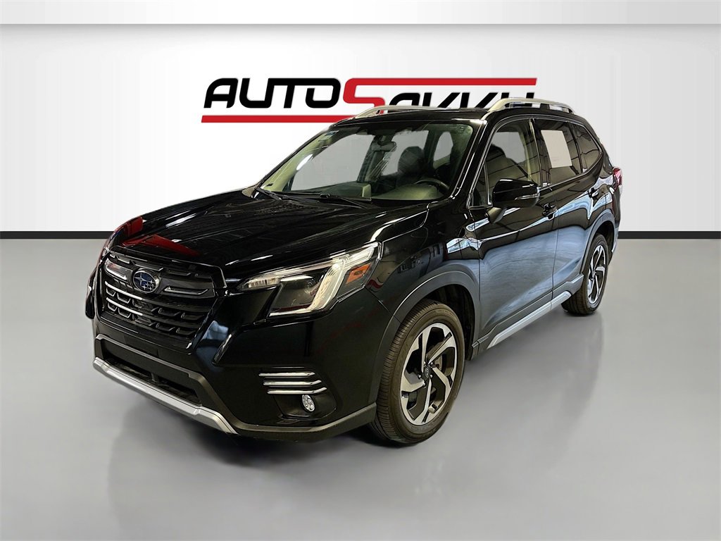 Used 2023 Subaru Forester Touring image 3