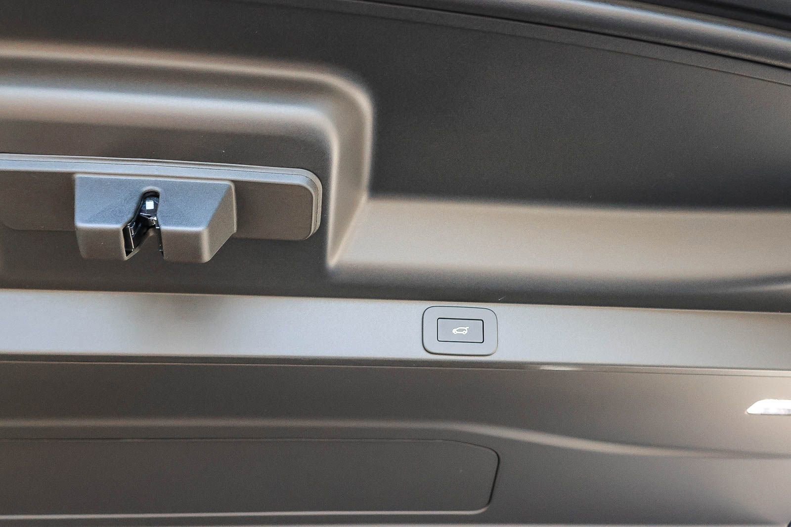 New 2026 Land Rover Range Rover SE image 28