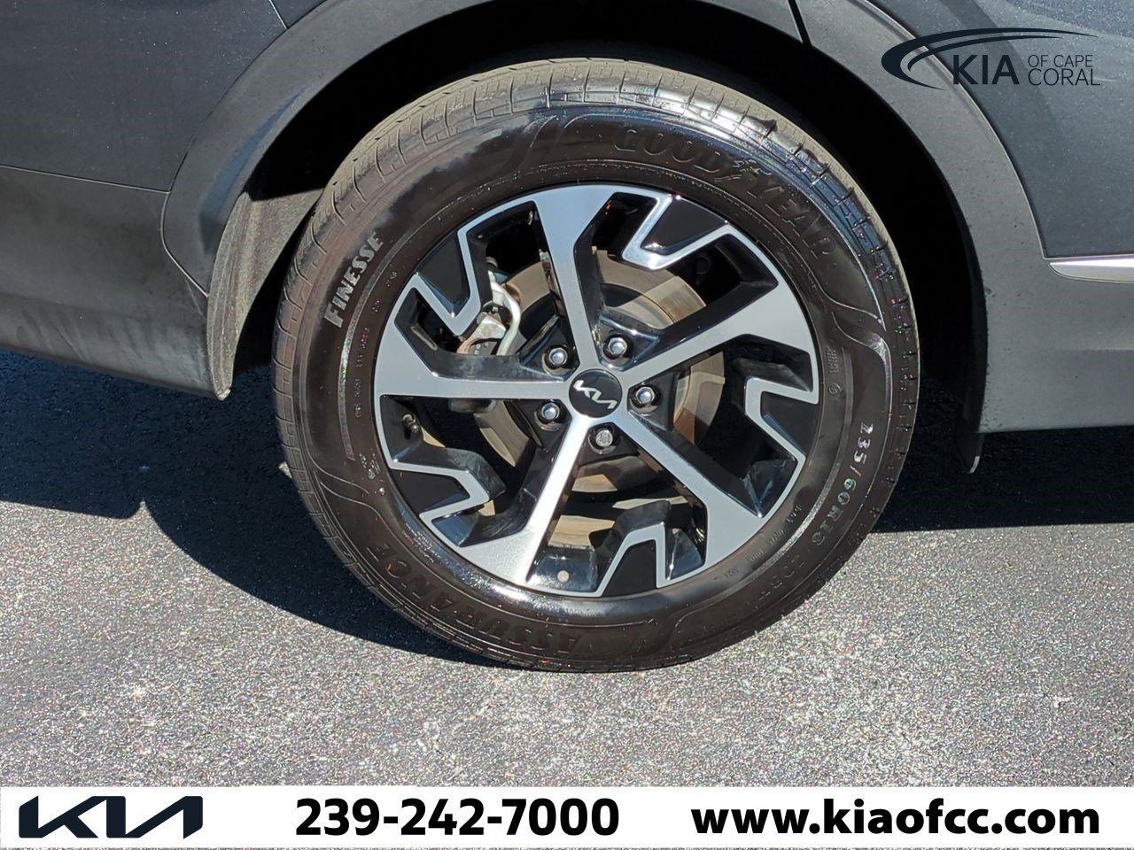 Certified 2024 Kia Sportage EX image 10