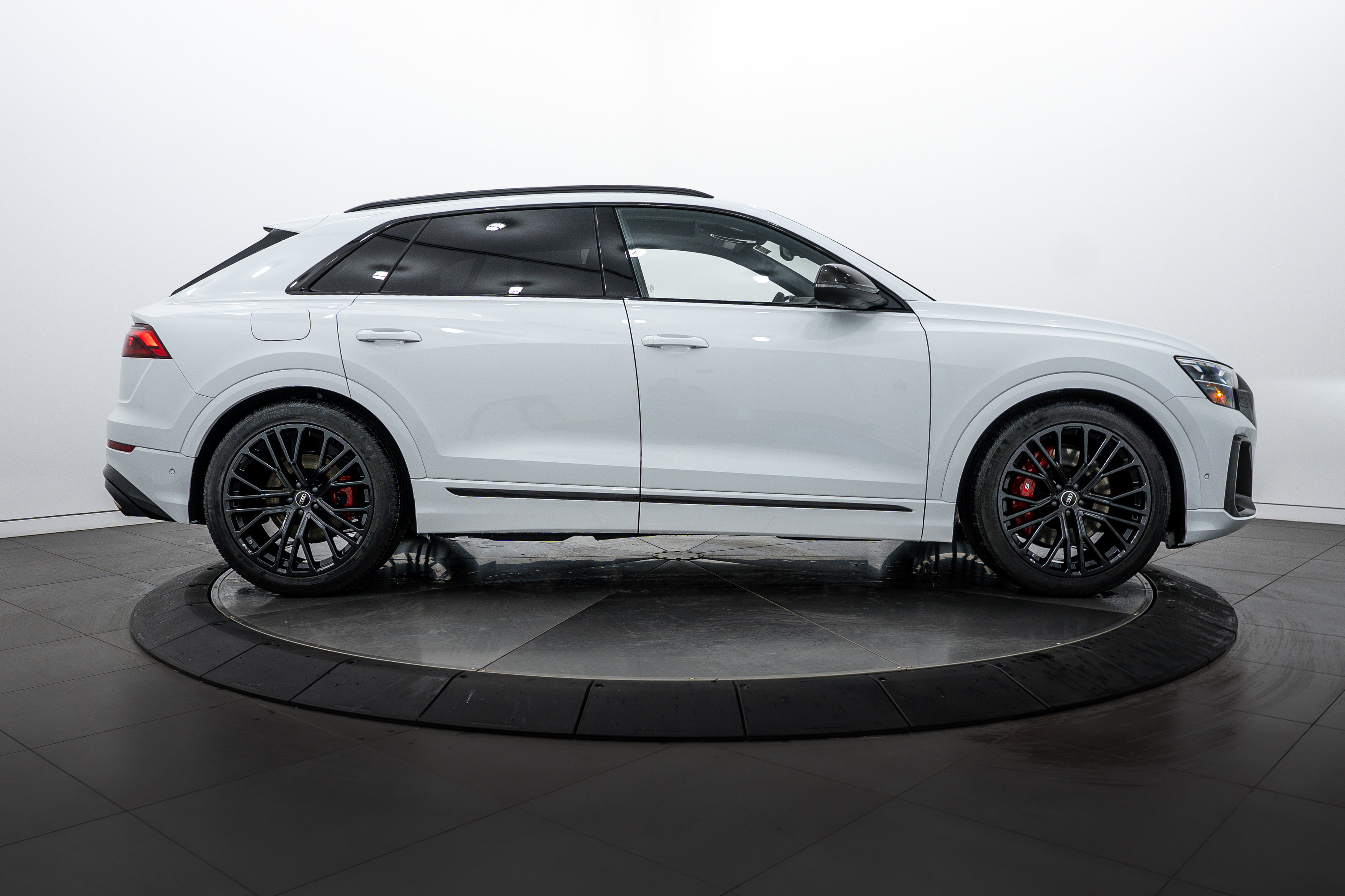 New 2026 Audi SQ8 Prestige image 3