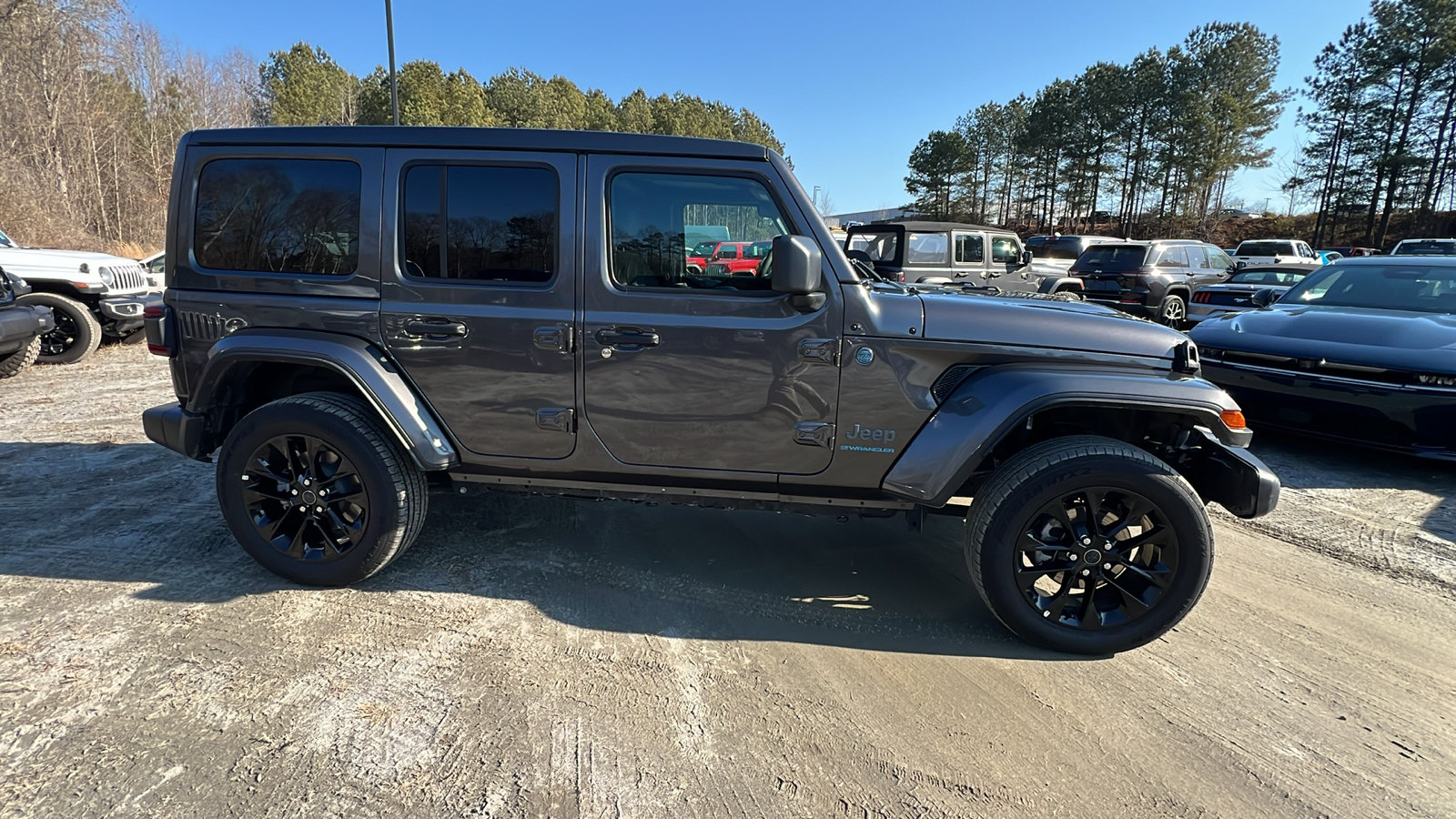 Used 2025 Jeep Wrangler Sahara 4xe w/ Safety Group AWD/4WD image 7