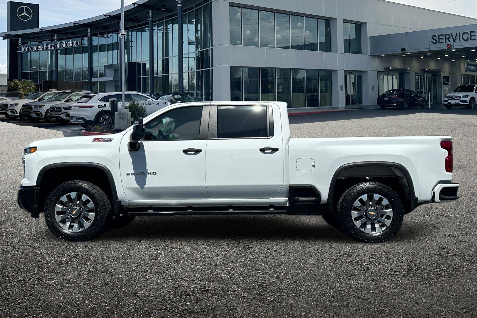 Used 2024 Chevrolet Silverado 2500 Custom w/ Custom Value Package image 7