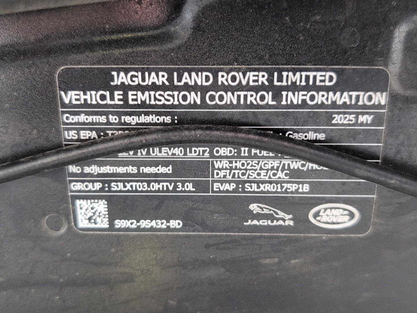 Used 2025 Land Rover Range Rover Sport SE AWD/4WD image 22