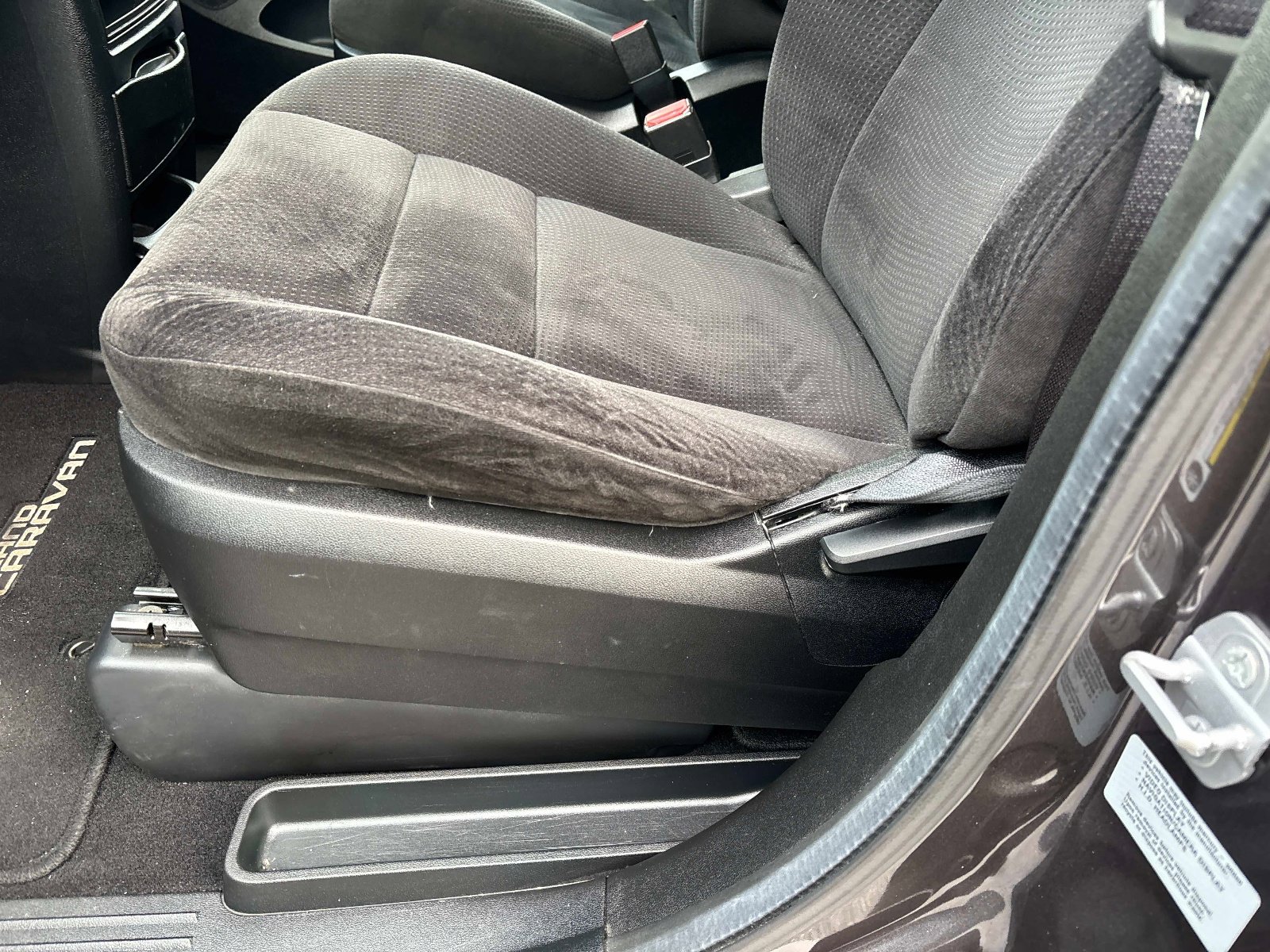 Used 2015 Dodge Grand Caravan SE w/ Quick Order Package 29E SE image 21