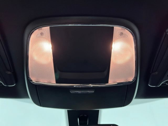 Used 2023 Dodge Charger SXT RWD image 33