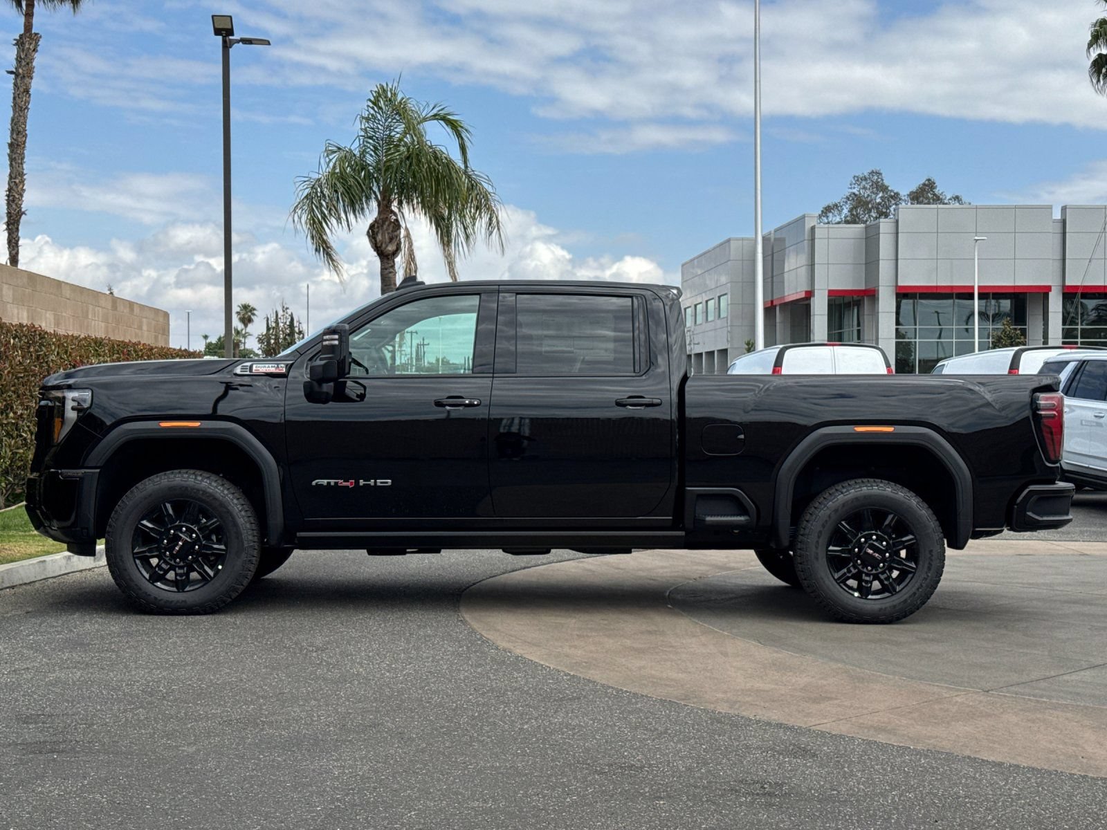 New 2026 GMC Sierra 2500 AT4 w/ AT4 Premium Plus Package AWD/4WD image 7