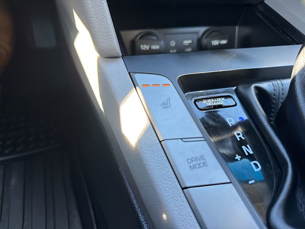 Used 2017 Hyundai Elantra Limited w/ Limited Tech Package 04 image 22