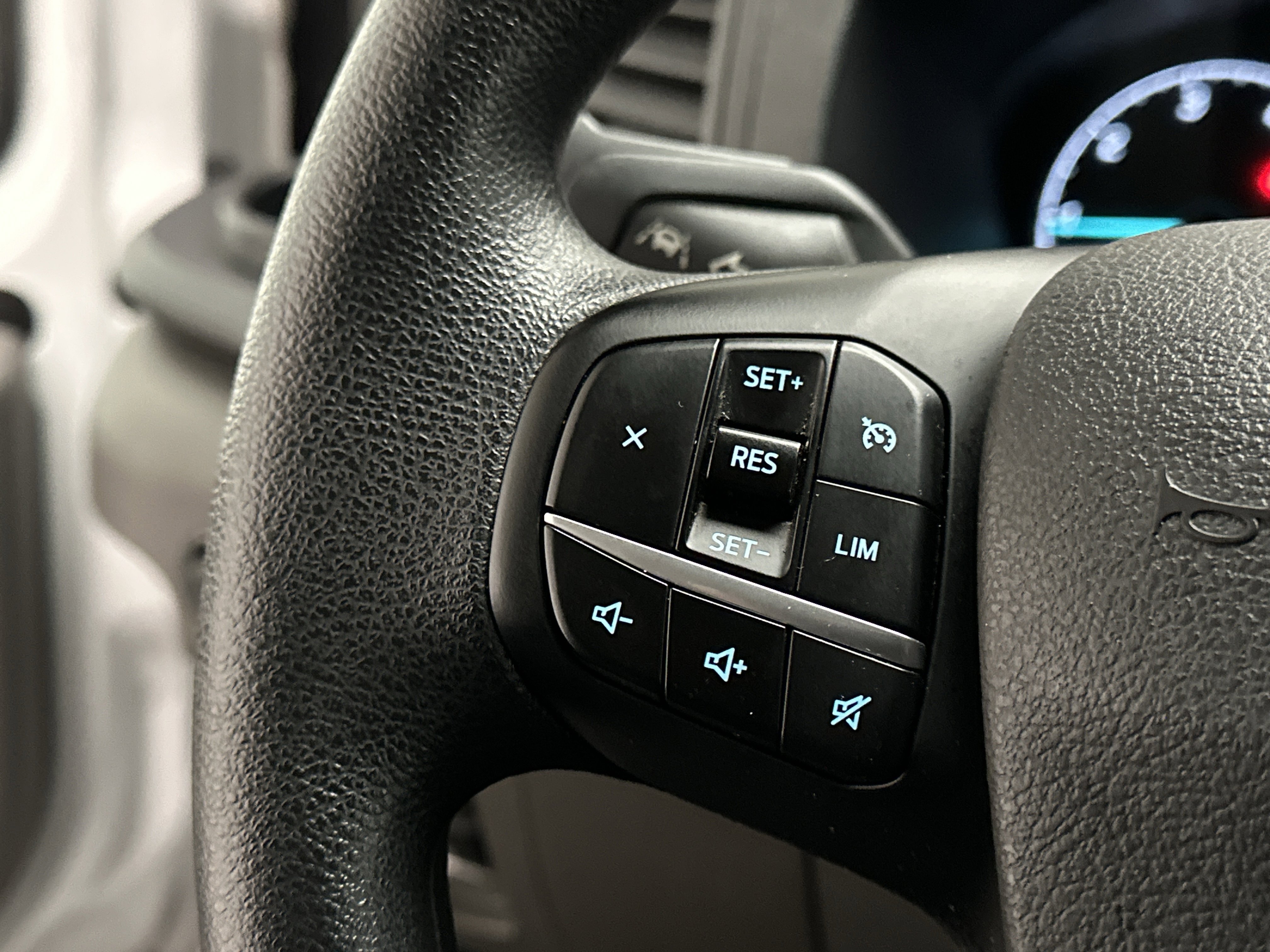 Used 2023 Ford Transit 350 XLT image 27