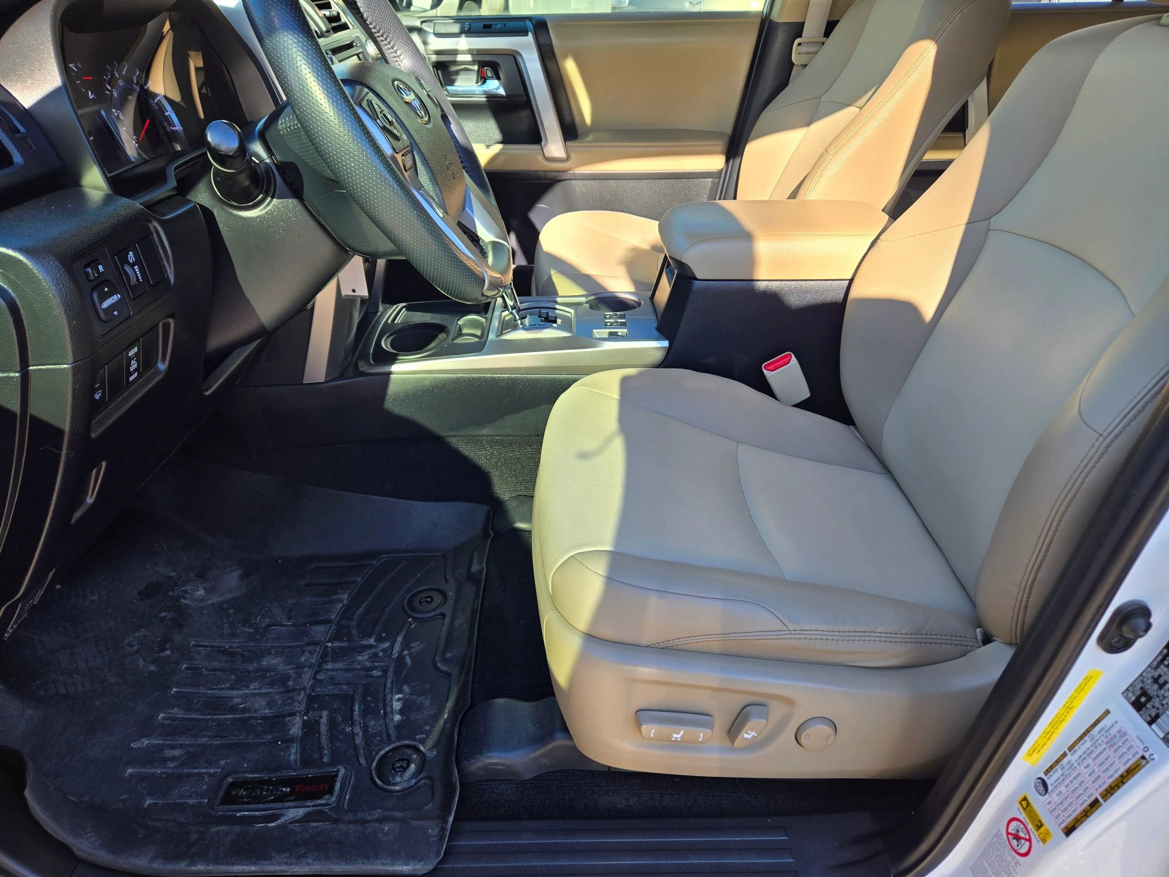 Used 2017 Toyota 4Runner SR5 Premium image 33