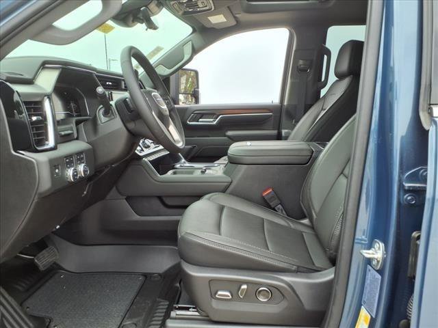 New 2025 GMC Sierra 3500 Denali w/ Denali Reserve Package image 19