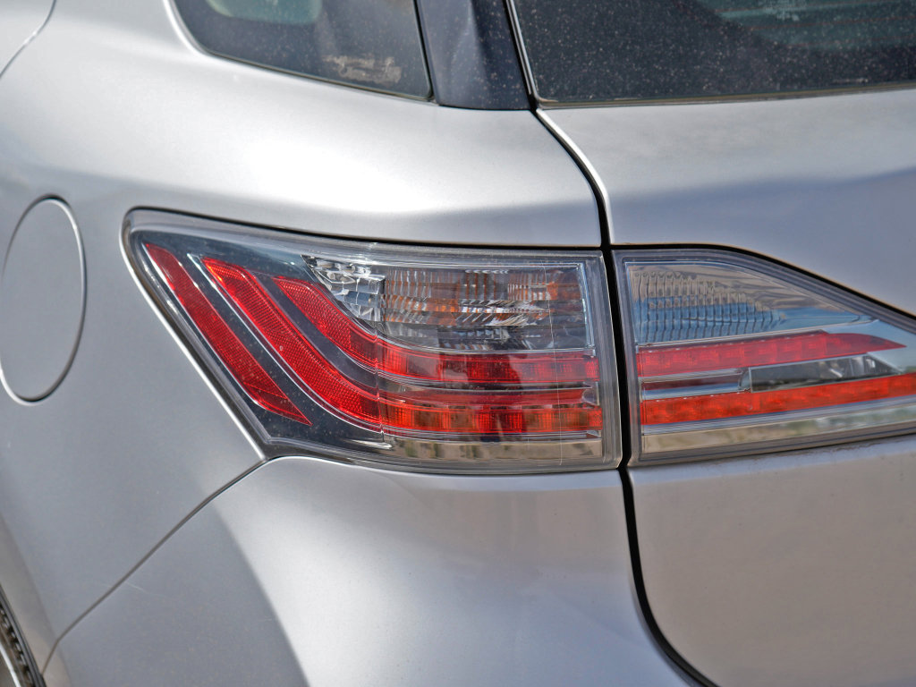 Used 2012 Lexus CT 200h Premium w/ Premium Audio Pkg FWD image 8