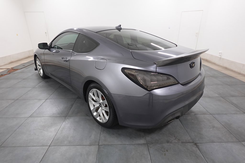 Used 2016 Hyundai Genesis 3.8 image 3