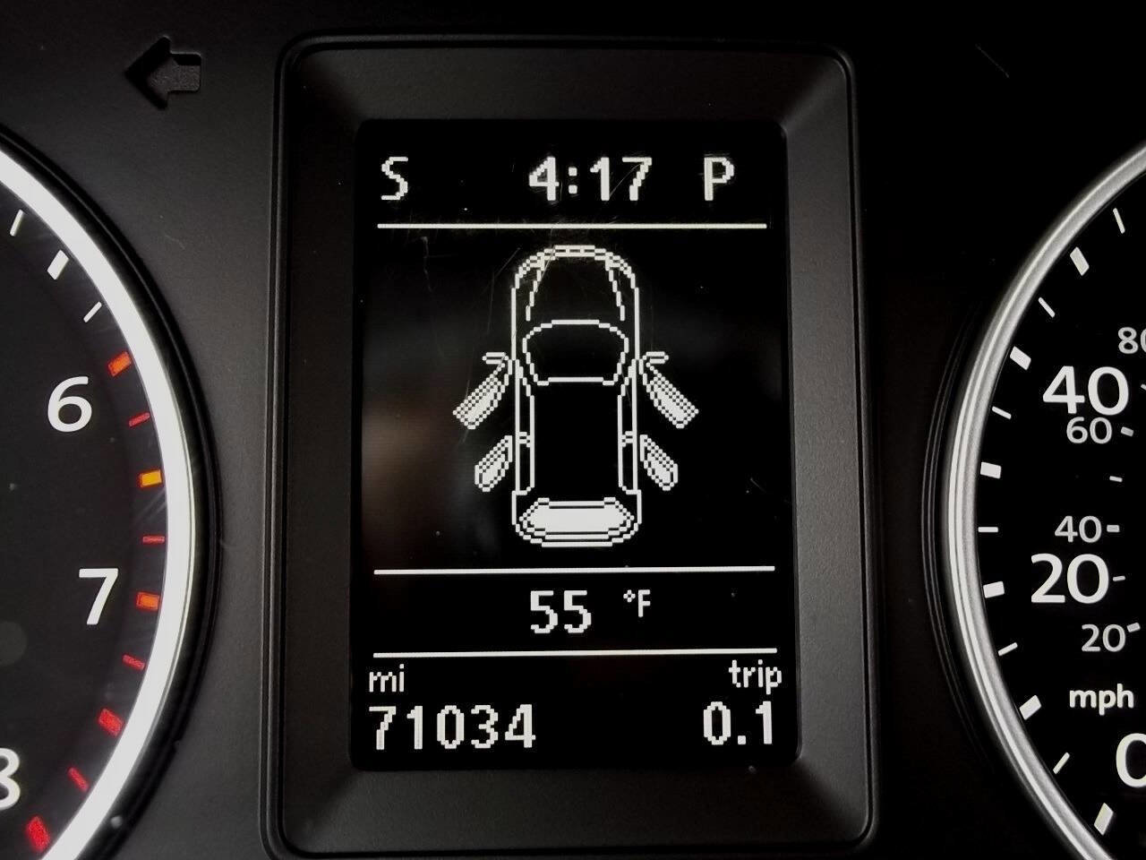 Used 2017 Volkswagen Tiguan Sport image 19