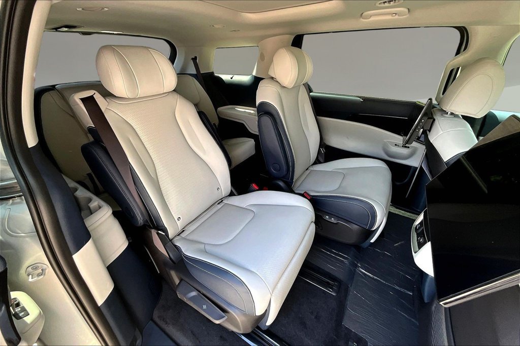 New 2026 Kia Carnival SX Prestige FWD image 9