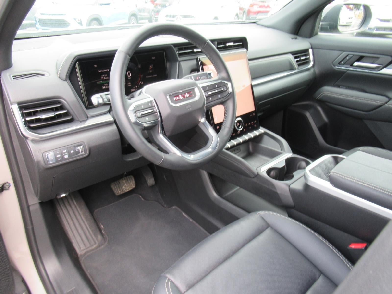 Used 2025 GMC Terrain Elevation w/ Elevation Premium Package AWD/4WD image 16