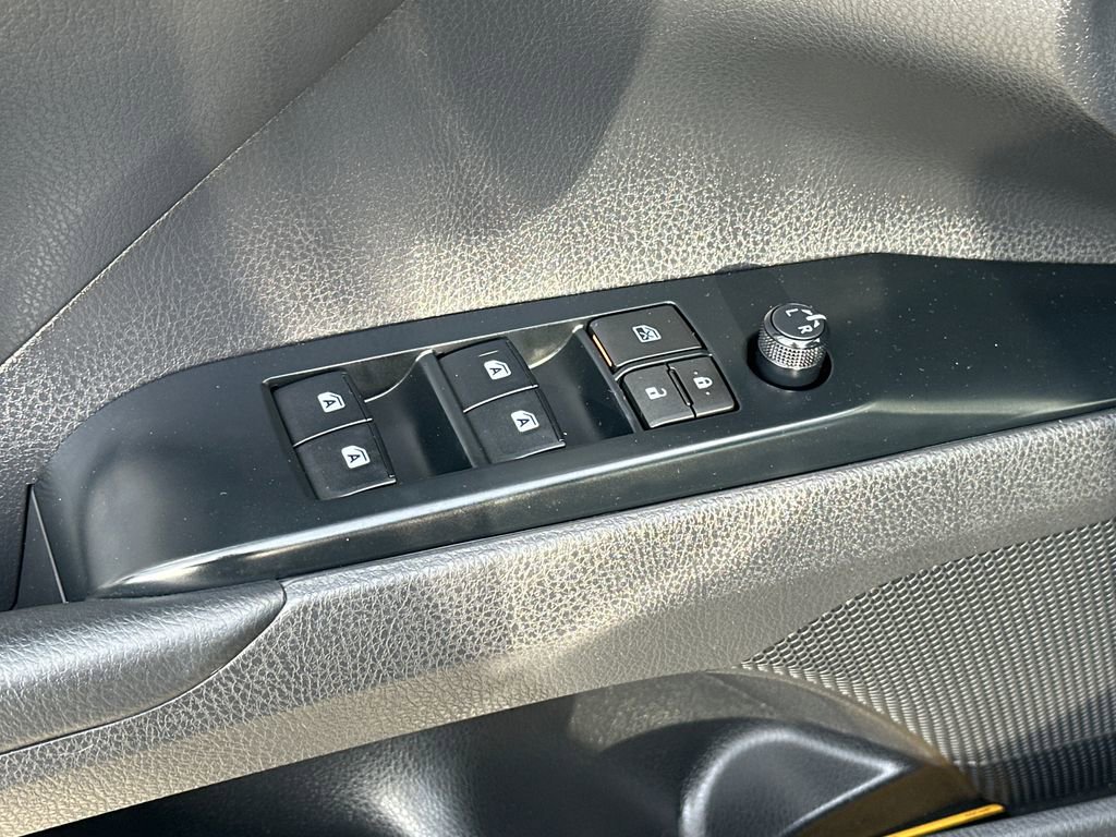 Used 2019 Toyota Camry SE image 16