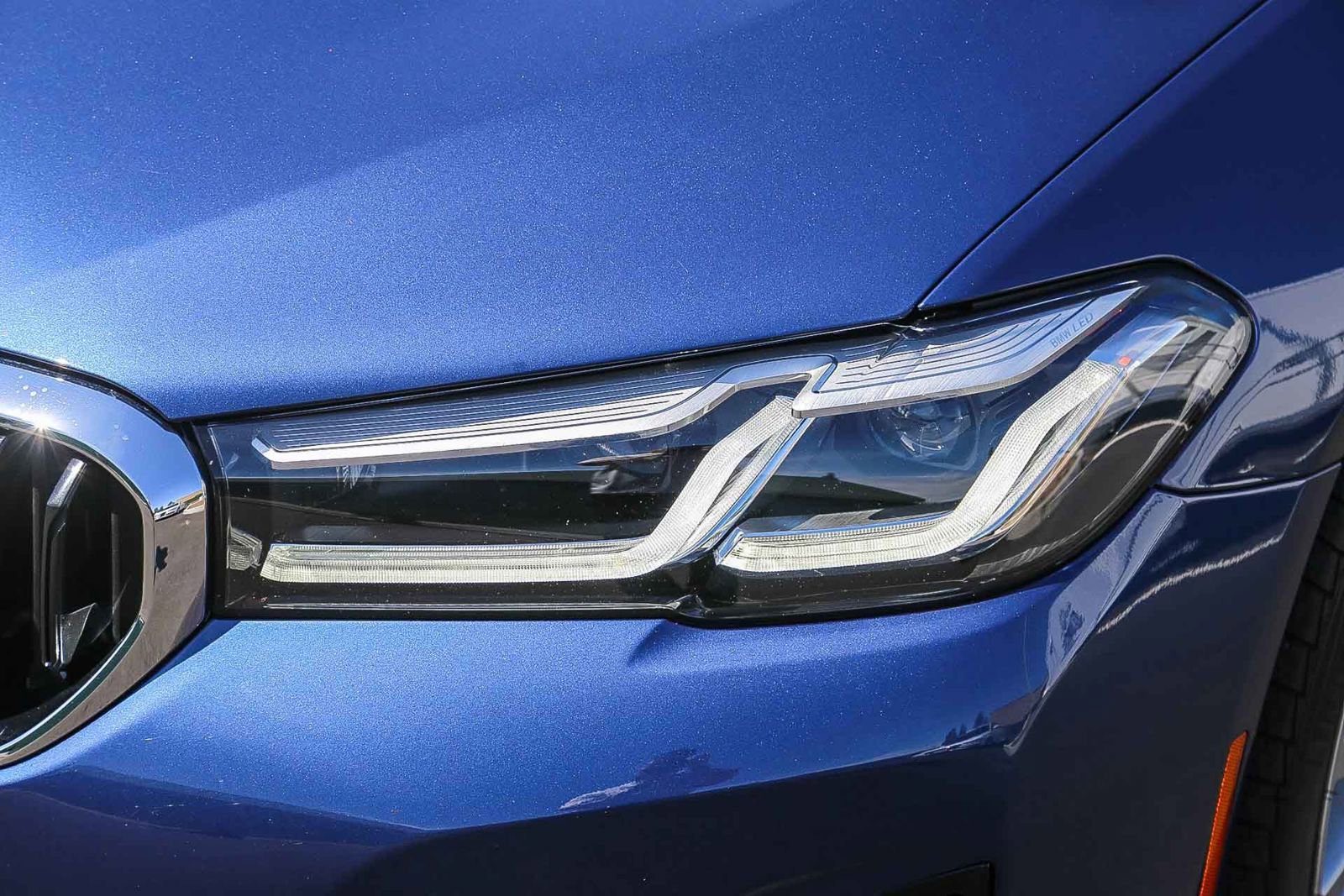 Used 2022 BMW 530i w/ Premium Package image 7