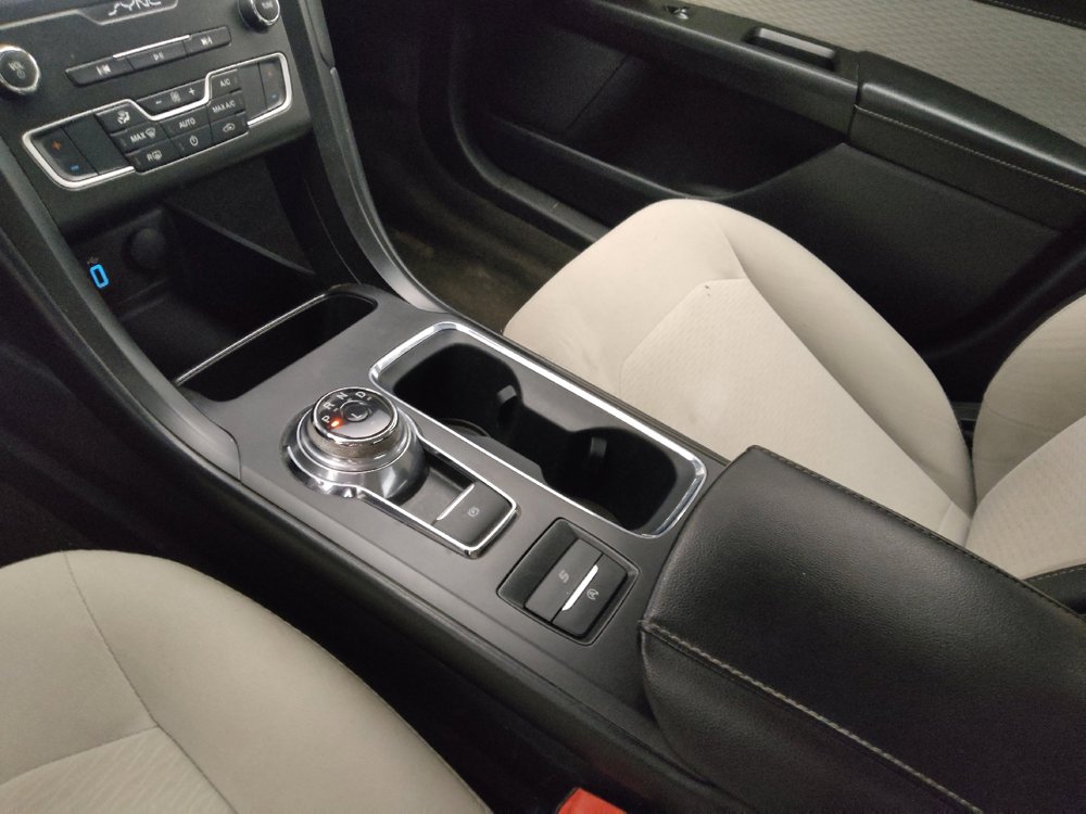 Used 2020 Ford Fusion SE w/ Equipment Group 151A FWD image 26