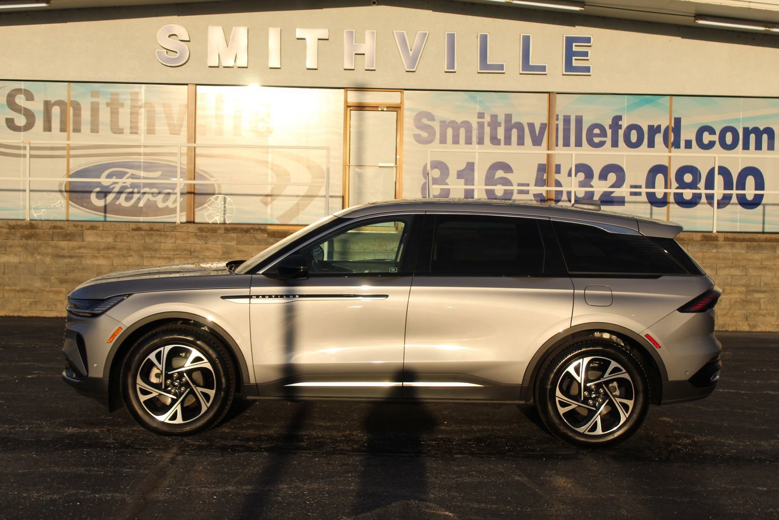 Used 2024 Lincoln Nautilus Premier w/ Equipment Group 102A image 4