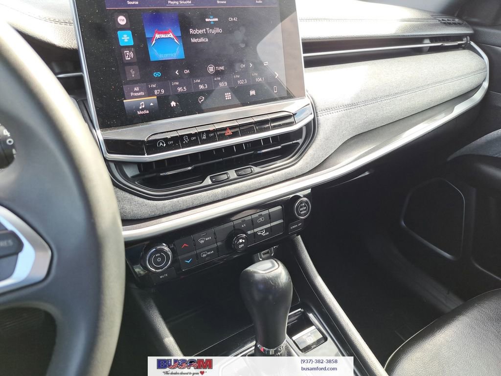 Used 2023 Jeep Compass Latitude image 18