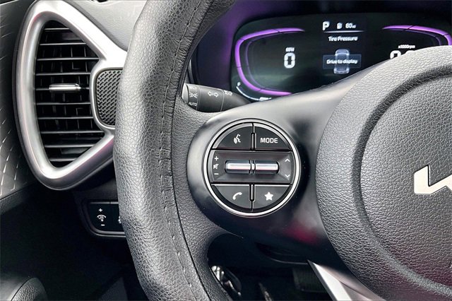 Used 2025 Kia Soul LX image 11