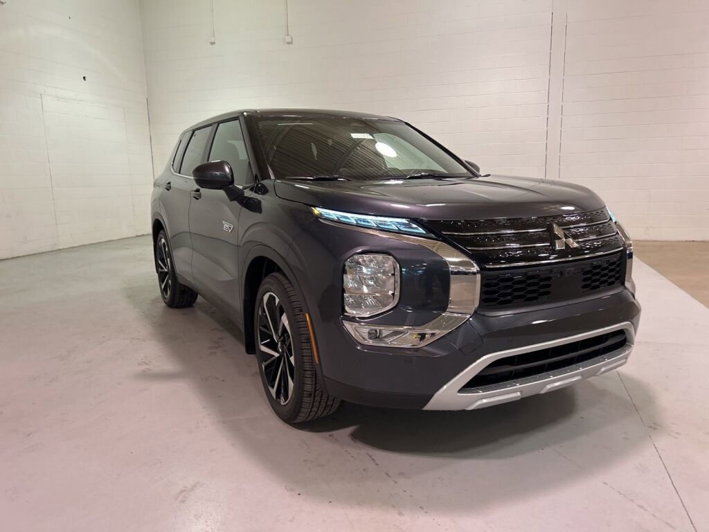 New 2025 Mitsubishi Outlander SE image 1