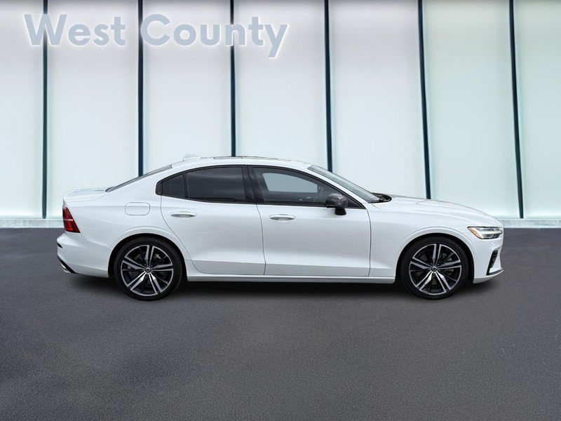 Certified 2022 Volvo S60 T8 R-Design Expression w/ Premium Package AWD/4WD image 2