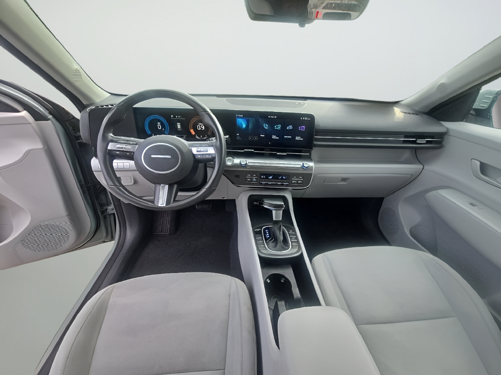Used 2025 Hyundai Kona SEL FWD image 28