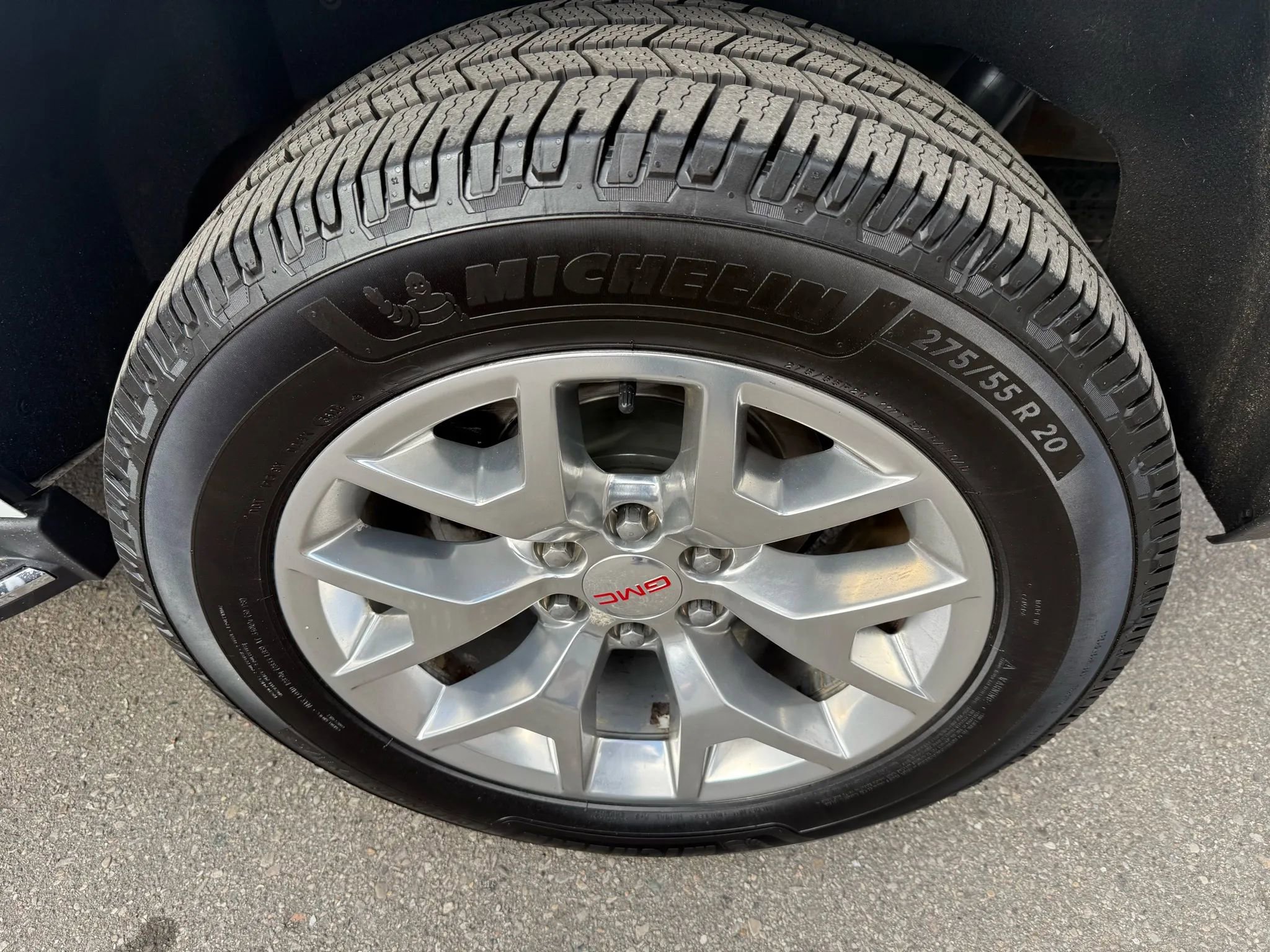 Used 2019 GMC Yukon SLE w/ SLE Value Package image 10